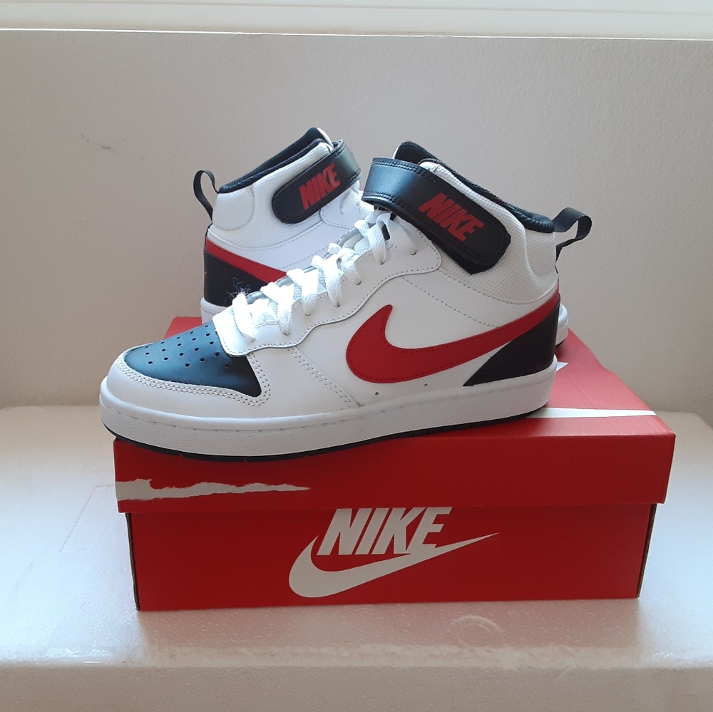 Nike - Picture 1 of 4